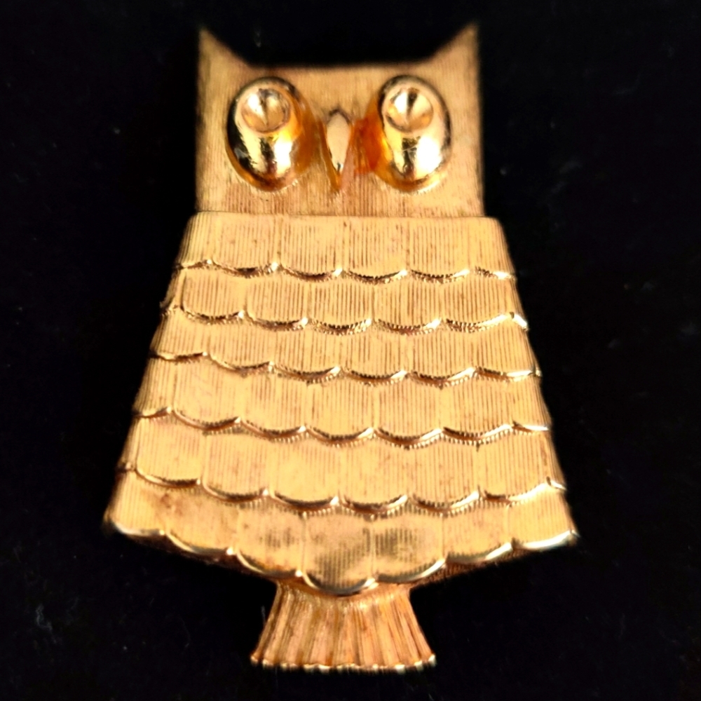 Vintage 70s Owl Solid Perfume Brooch